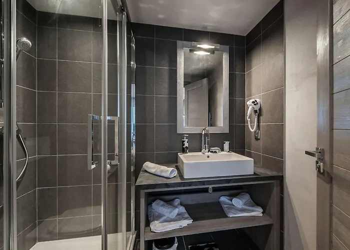 公寓 Spacieux Contemporain A Avec Parking Et Wifi - Fr-1-563-99