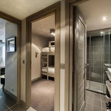Appartement Spacieux Contemporain à Avec Parking Et Wifi - Fr-1-563-99 Courchevel