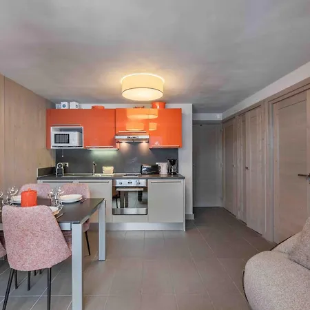 Spacieux Contemporain A Avec Parking Et Wifi - Fr-1-563-99 Apartman Courchevel